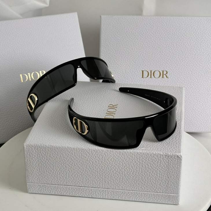 Picture of Dior Sunglasses _SKUfw79477457fw